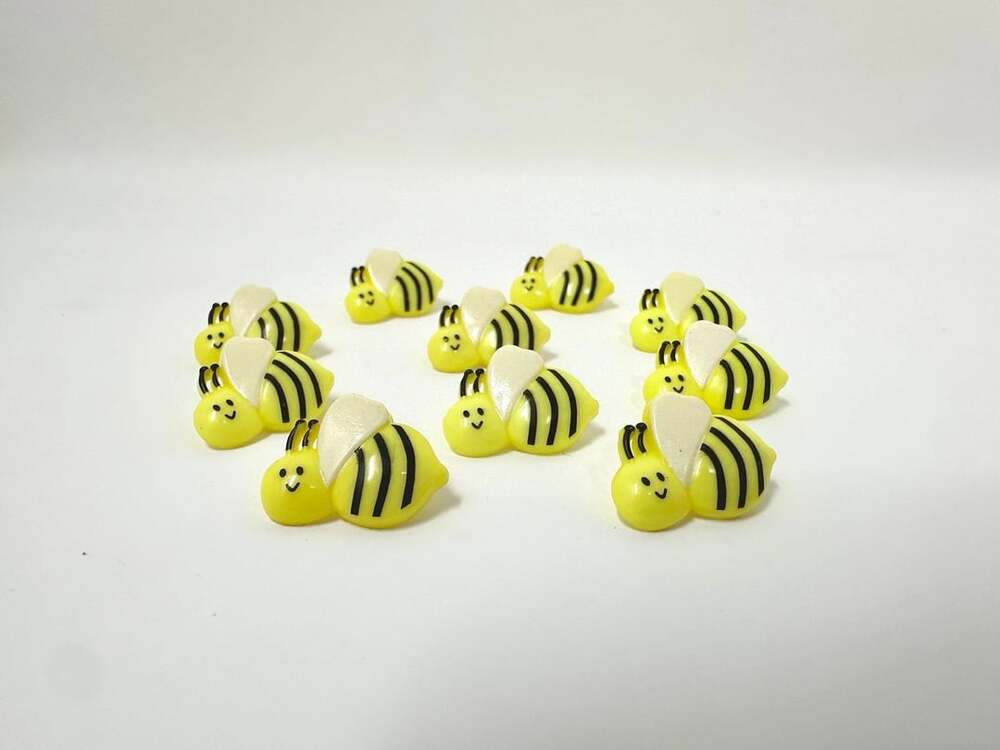 BUTTONS Cute Bee Figurines Charm buttons - Set of 10 - Yellow and Black